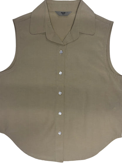 Beige cotton sleeveless cropped shirt with round collar, front button placket and curved hem – Jolene