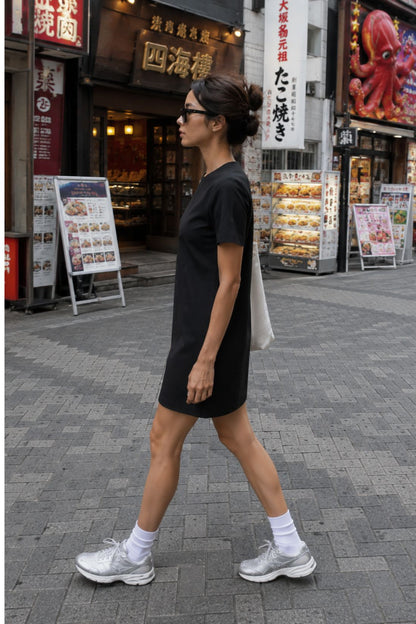 Women’s Solid Black Shift Dress